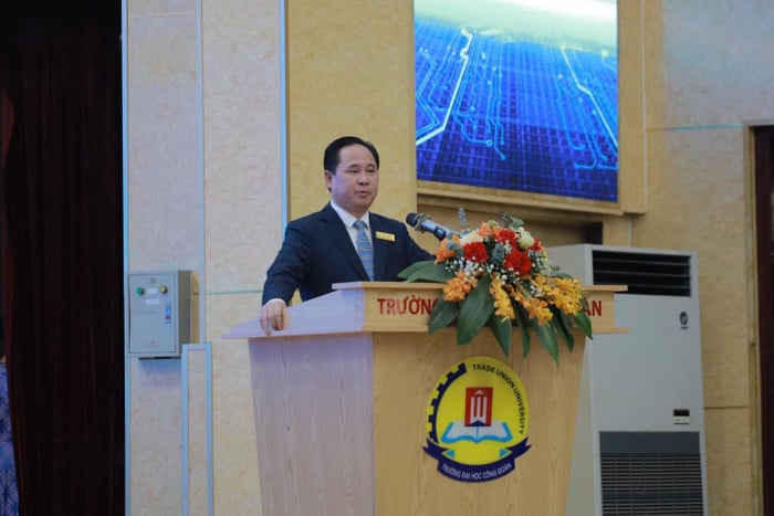 Ảnh giảng viên: Bằng Cử nhân danh giá