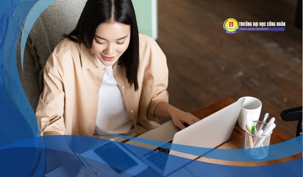 Featured image for: Hệ đại học từ xa là gì? Giải pháp học linh hoạt cho người bận rộn